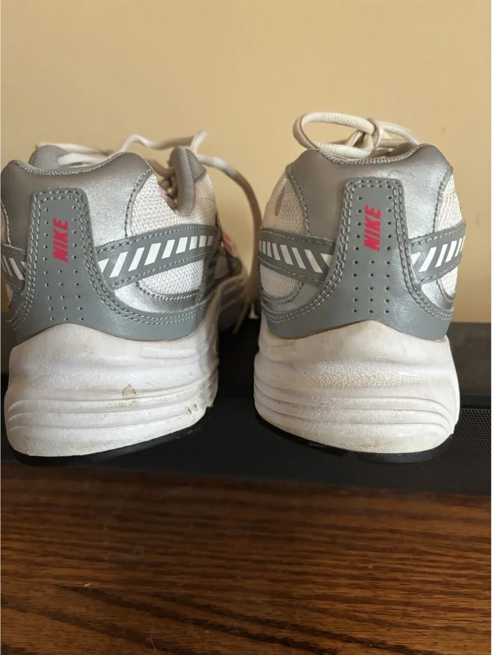 Size 7.5 - Nike Initiator White W